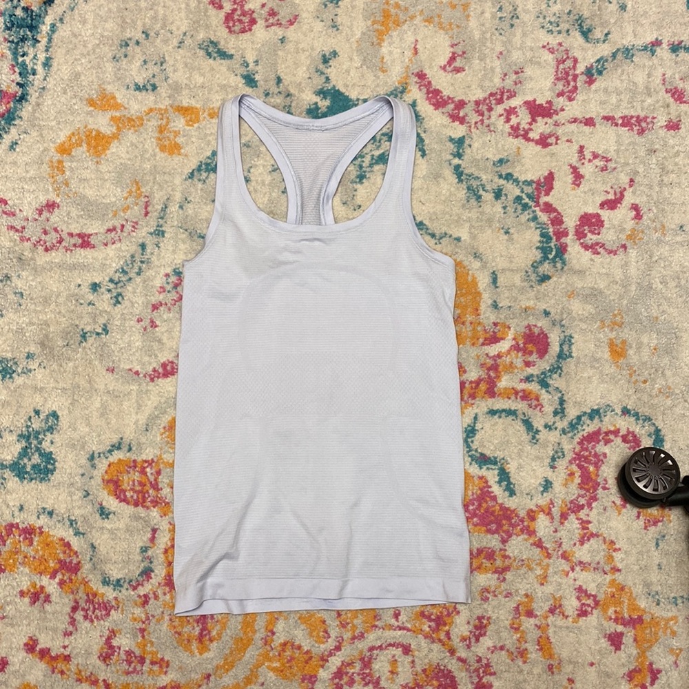 Light purple lululemon tank top